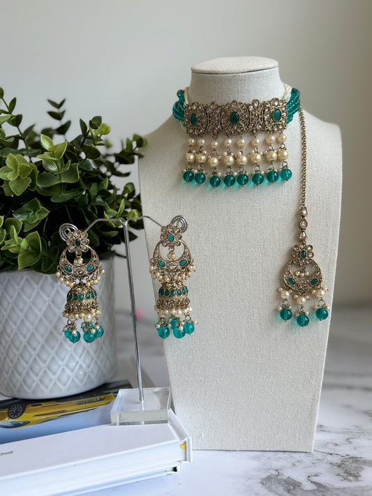 Atika Polki Choker Set