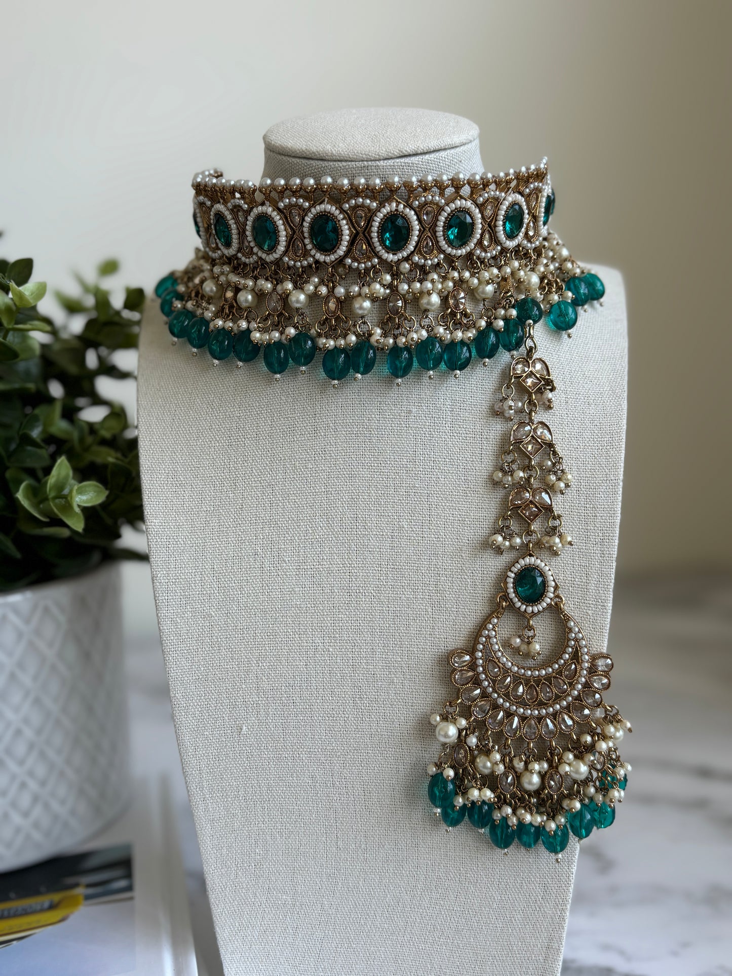 Arohi Polki Choker Set