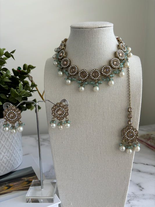 Shruti necklace set