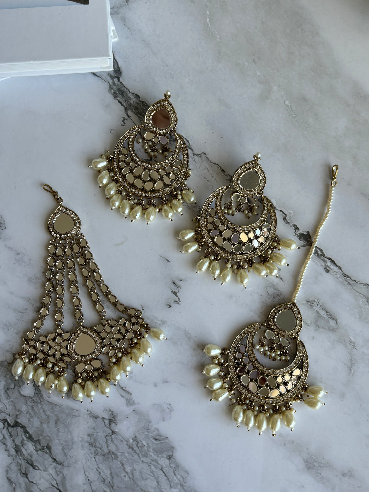 Ishmi earrings tikka & passa