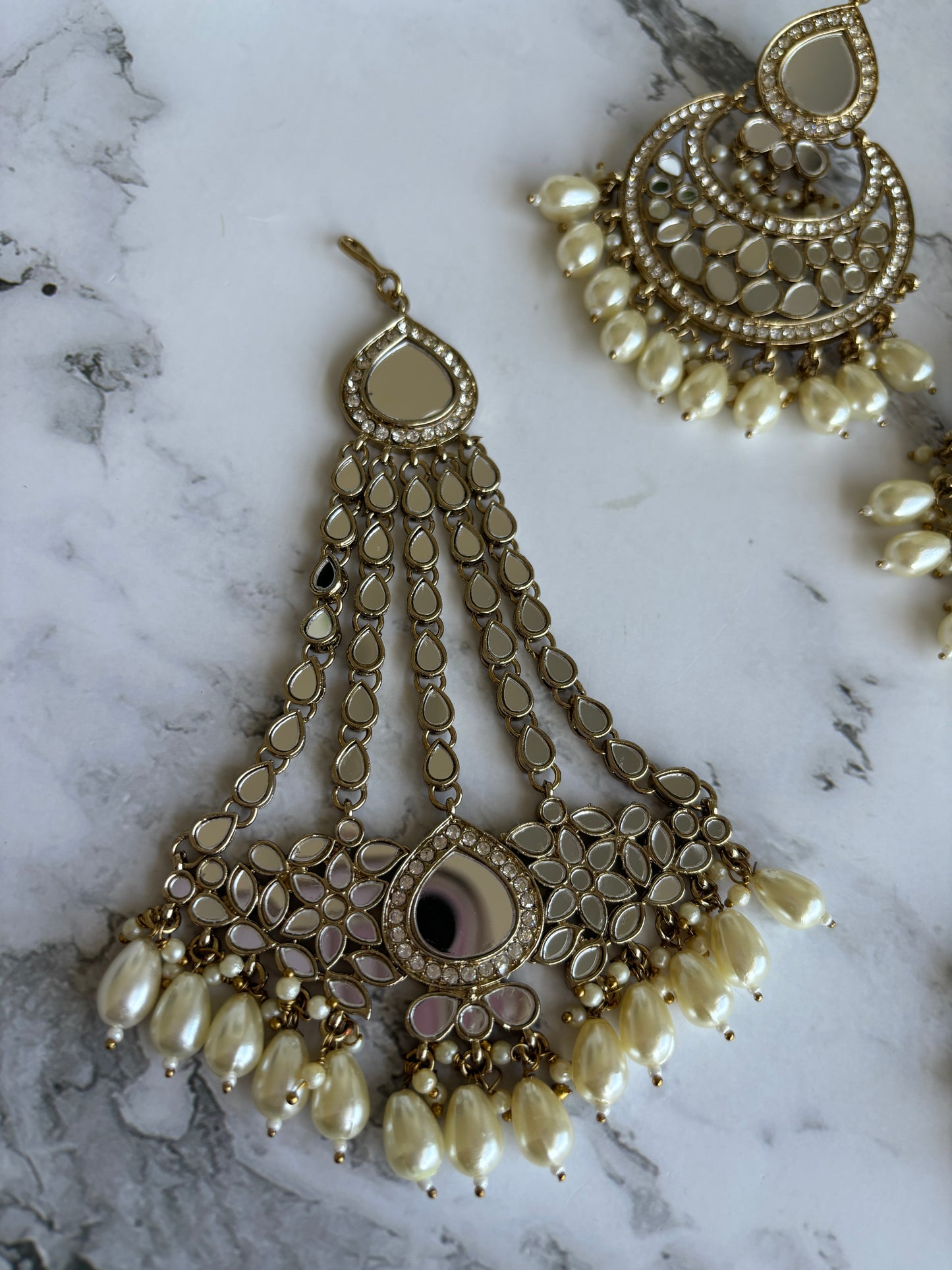 Ishmi earrings tikka & passa