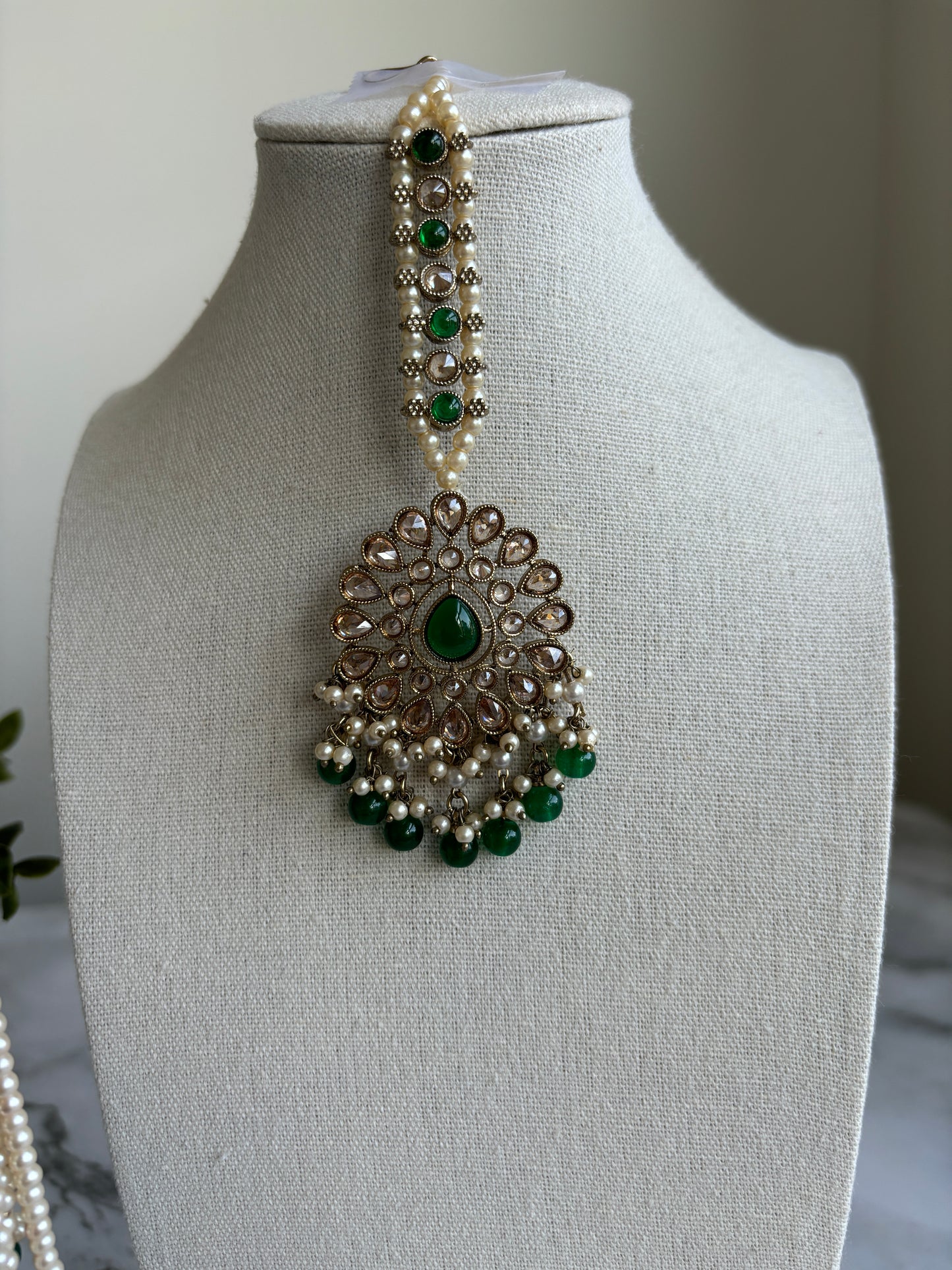 Mehga Jhumki Earrings Tikka (green)