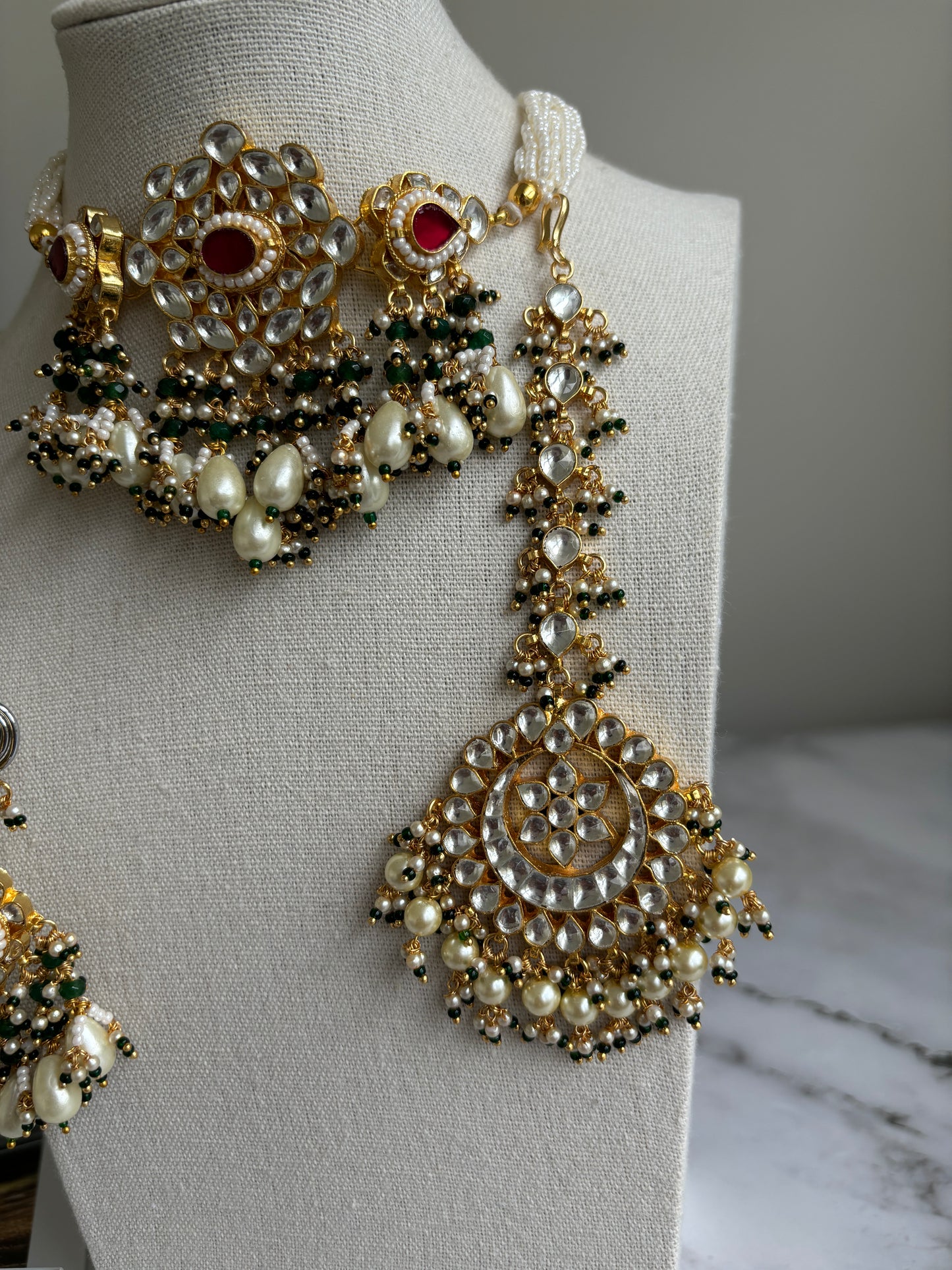 Ameera Pachi Kundan Set