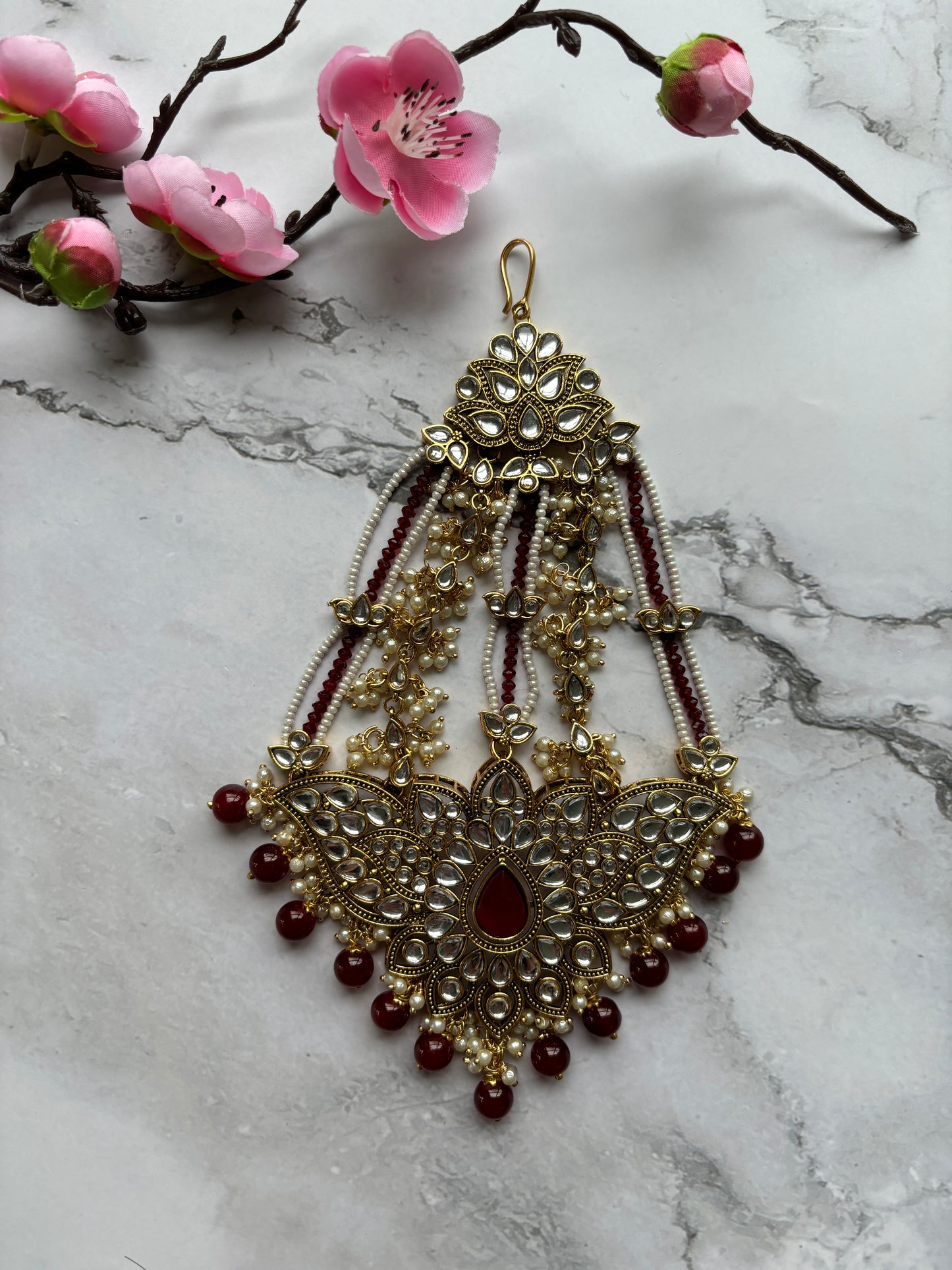 Maroon kundan passa