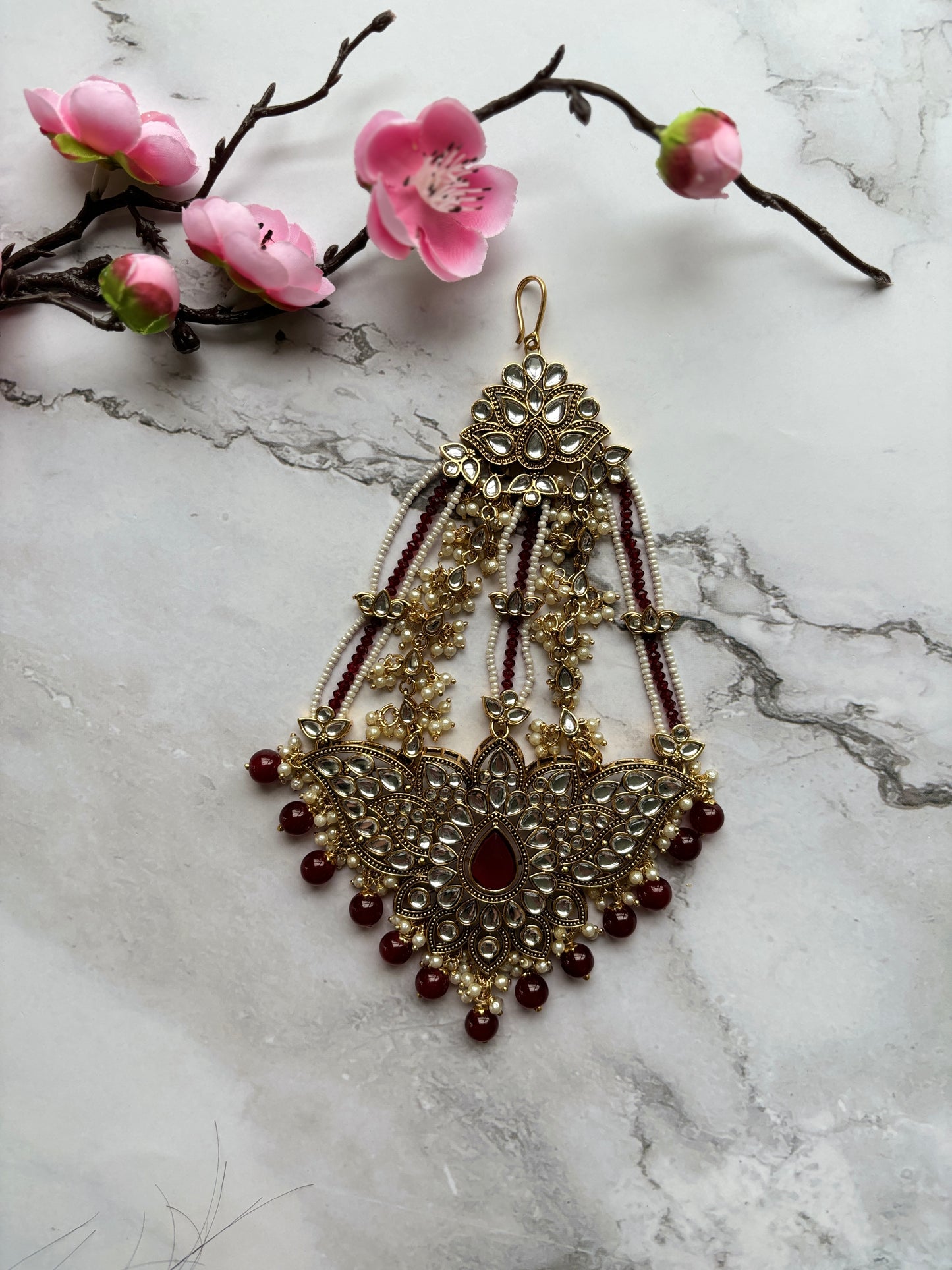 Maroon kundan passa