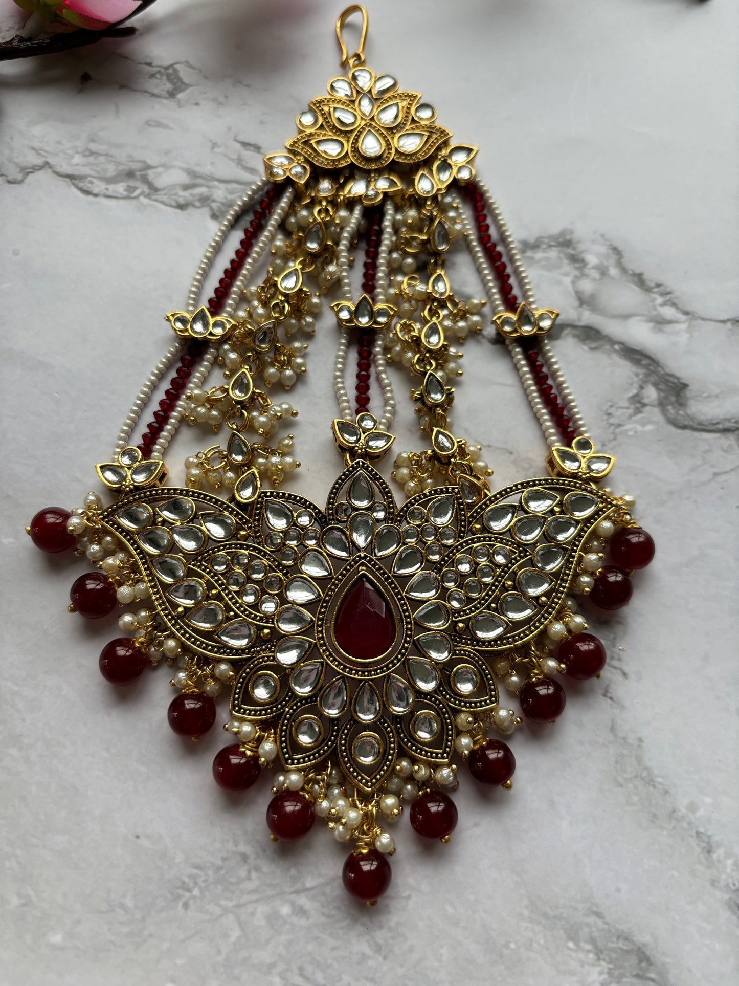 Maroon kundan passa