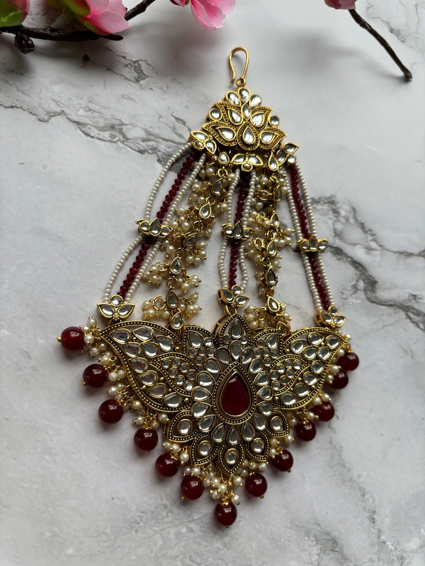 Maroon kundan passa