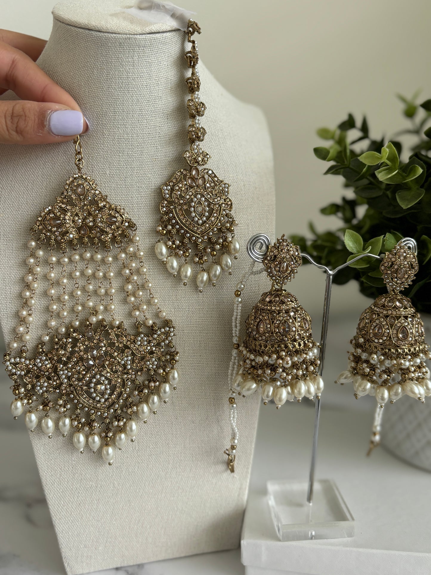 Miriam earrings tikka & passa