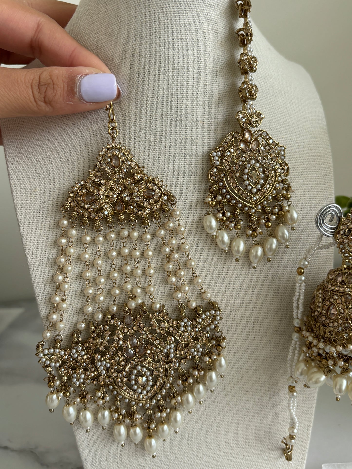 Miriam earrings tikka & passa