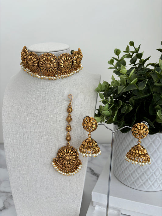 Preet  Gold Plated Choker Set