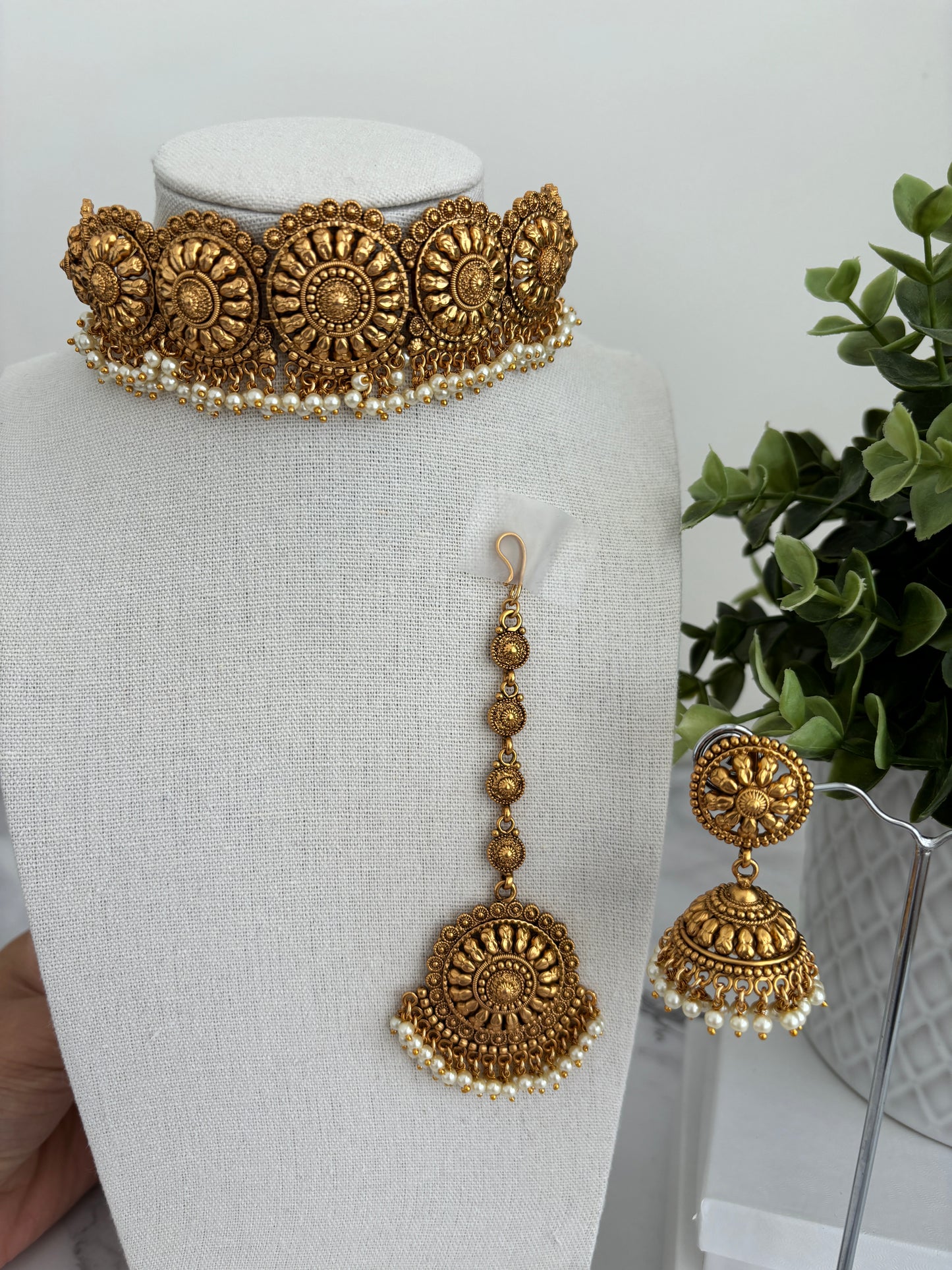 Preet  Gold Plated Choker Set